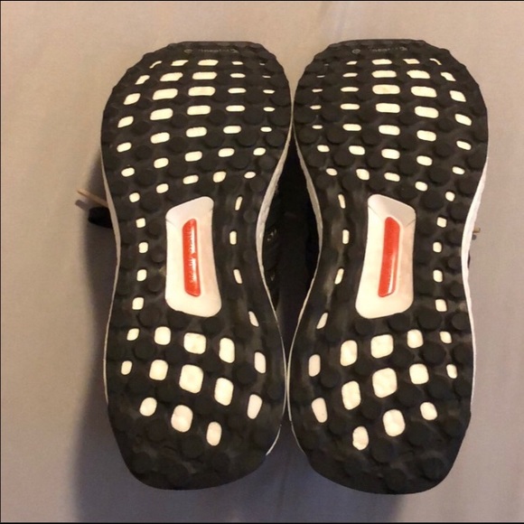Adidas Ultraboost size 6 for women - Picture 3 of 4
